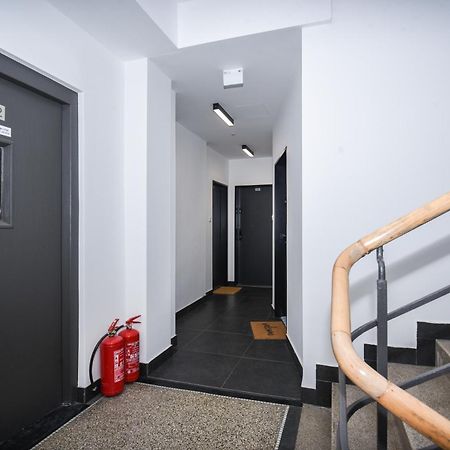 City Center Studio - Comfy & Modern Братислава Экстерьер фото