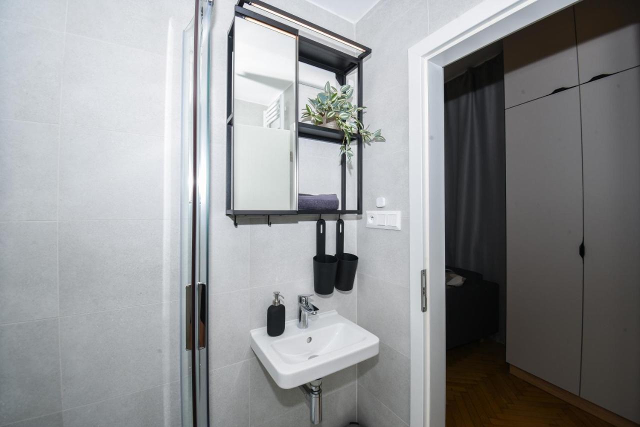 City Center Studio - Comfy & Modern Братислава Экстерьер фото