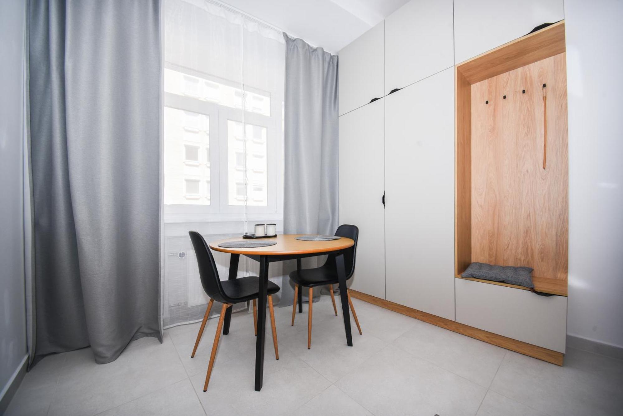 City Center Studio - Comfy & Modern Братислава Экстерьер фото