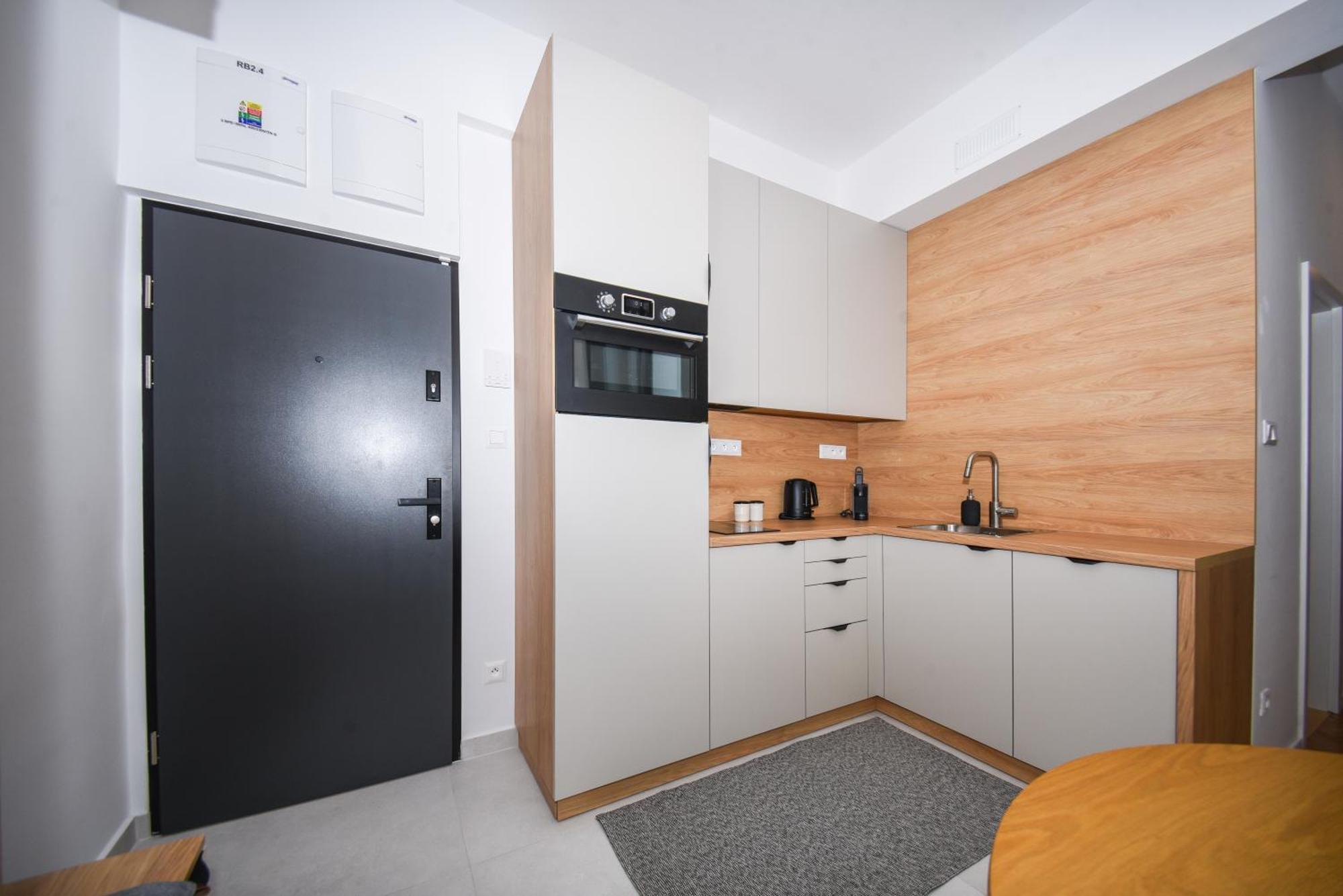 City Center Studio - Comfy & Modern Братислава Экстерьер фото
