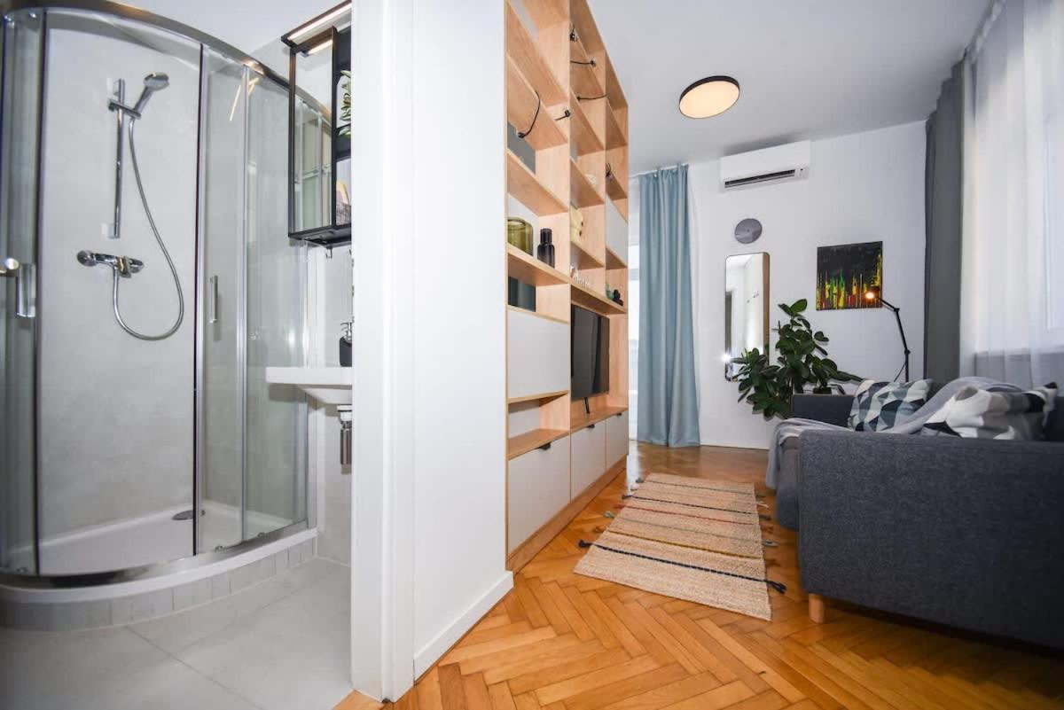 City Center Studio - Comfy & Modern Братислава Экстерьер фото